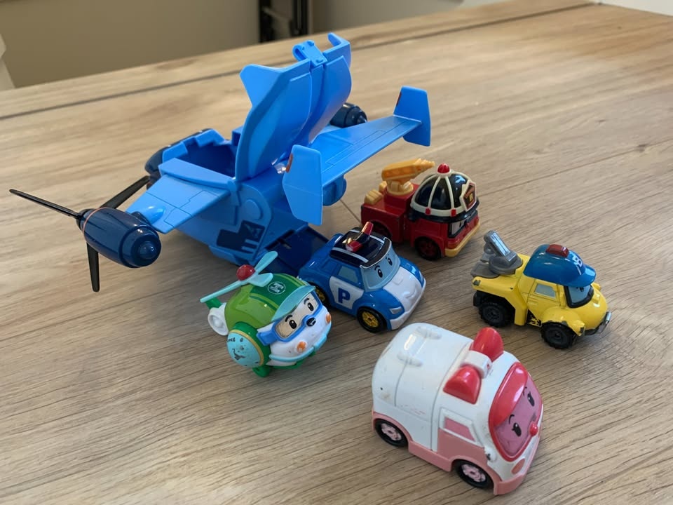 Robocar Poli Rescue Team 5 Diecast Vehicles + Plane Carrier Play - photo 5