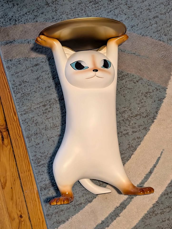 23" Cat Deco Resin Figurine Side Table