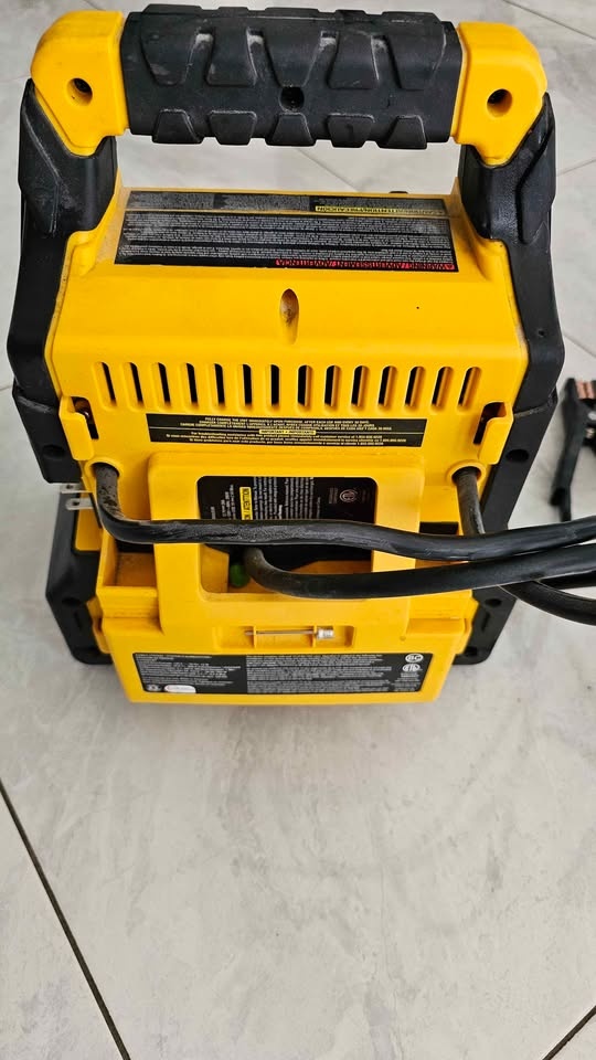 CAT Power Station Jump Starter/Tire Compressor/Power Inverter - photo 3