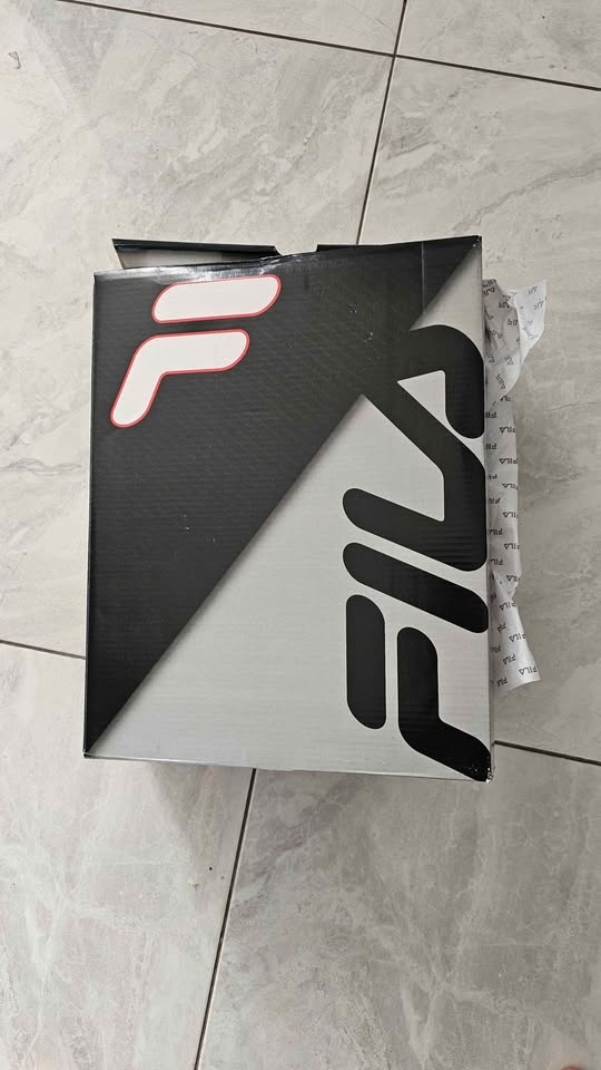 New in Box Fila Men's Waterproof Hiking Boots - Size 10 - photo 5