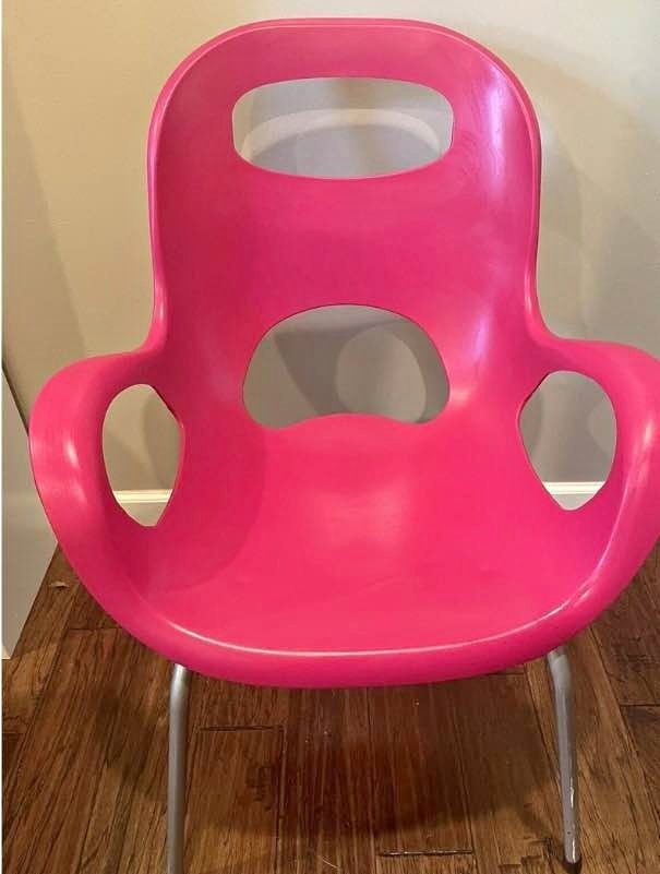 Hot pink umbra chair
