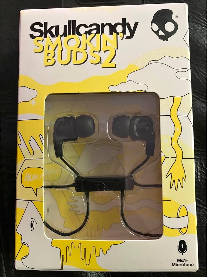 Earbuds with microphone