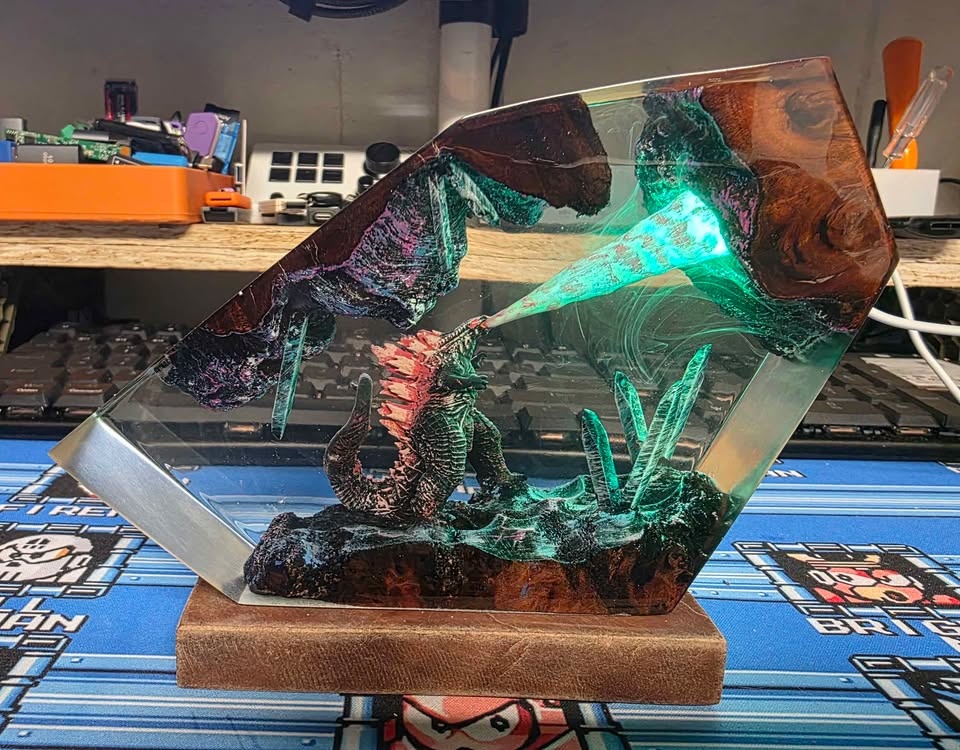 Godzilla Resin Lamp - photo 4