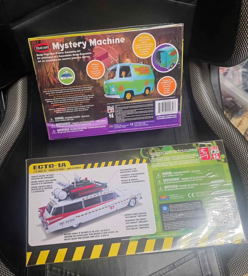 2 Brand New Sealed Model Cars: Mystery Machine & Ecto-1 - photo 2
