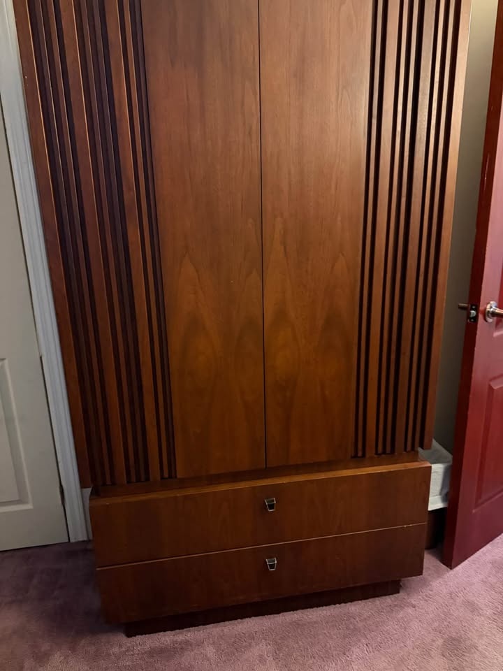 Mid-Century Modern Dark Wood Queen Bedroom Set - photo 3
