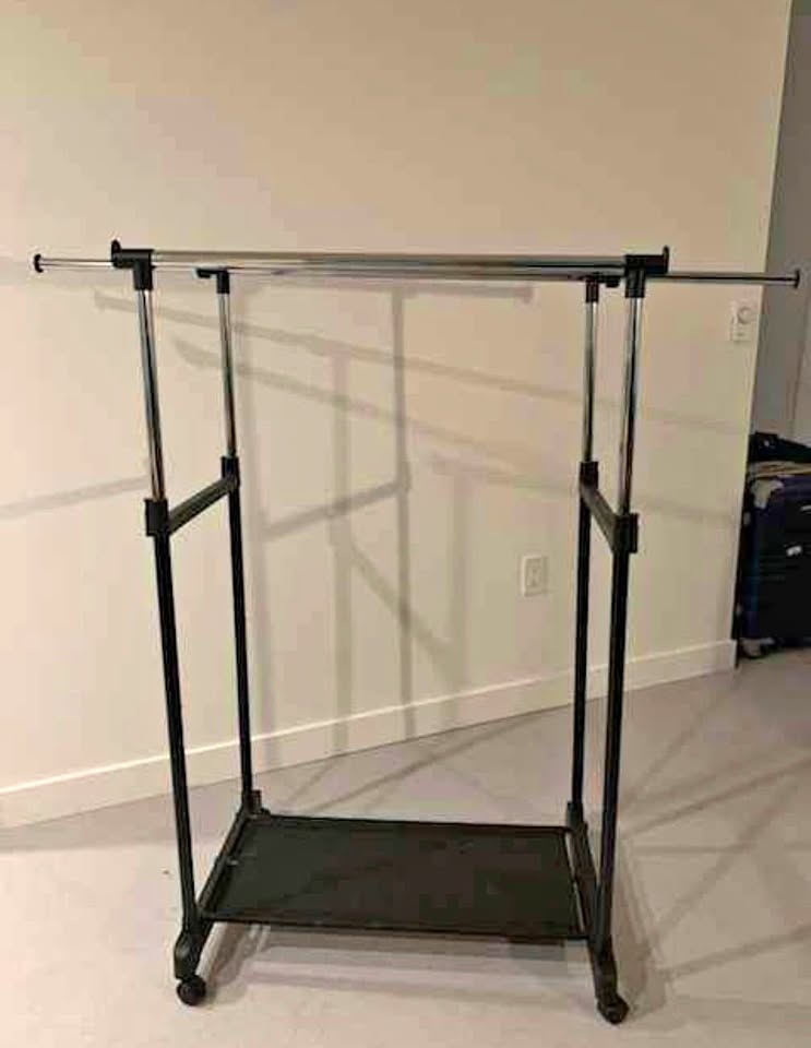 Selling brand new Canadian Tire clothing rack