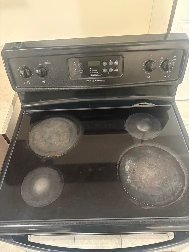 Frigidaire Stove for Sale - photo 3