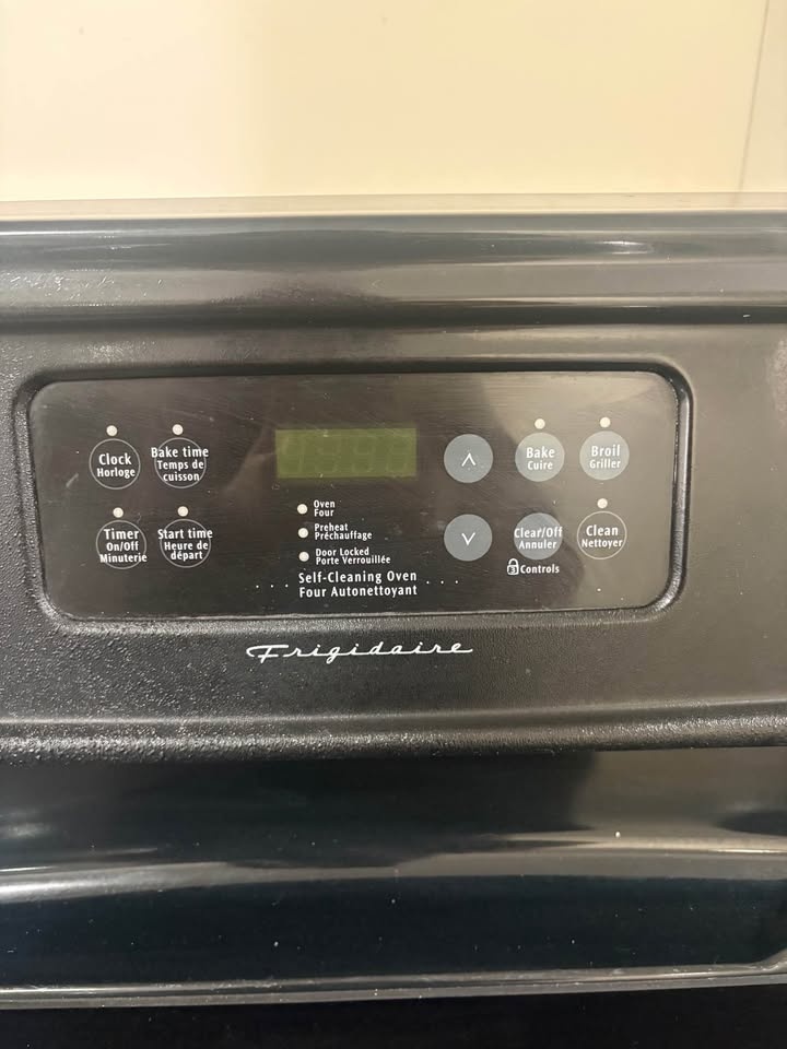 Frigidaire Stove for Sale - photo 5