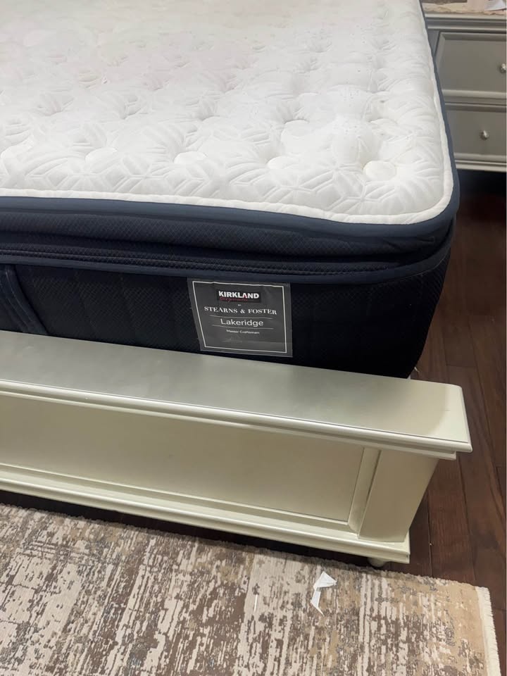 King size mattress - photo 2