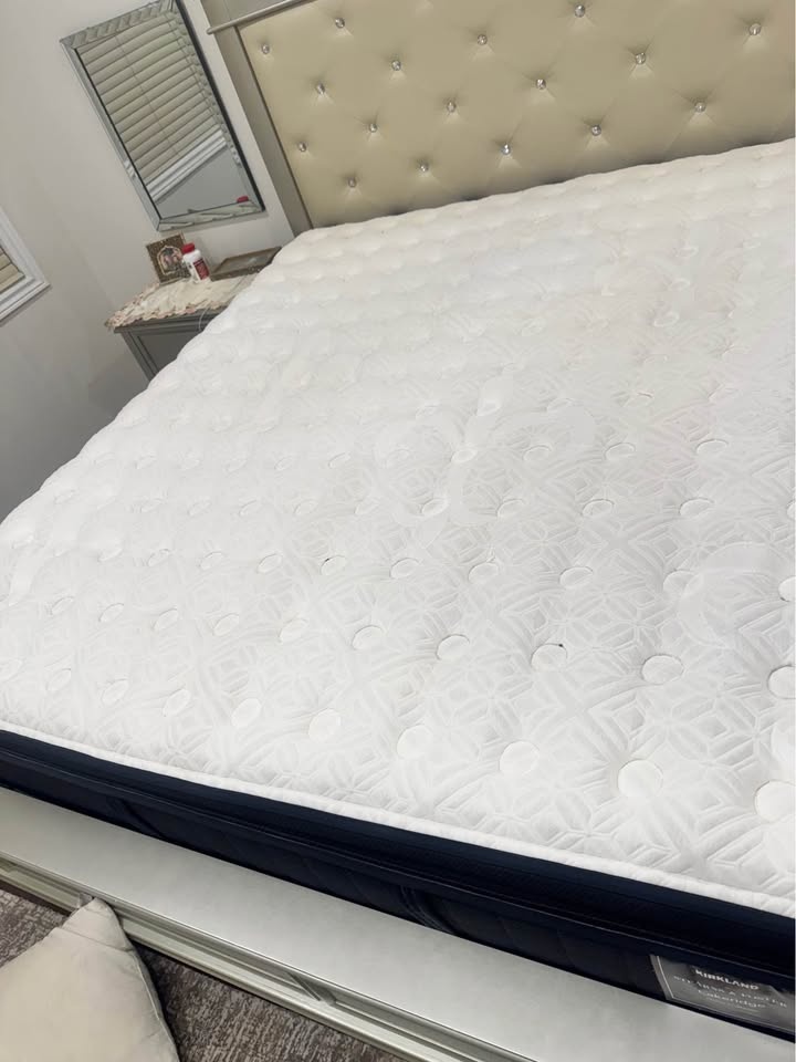 King size mattress - photo 3