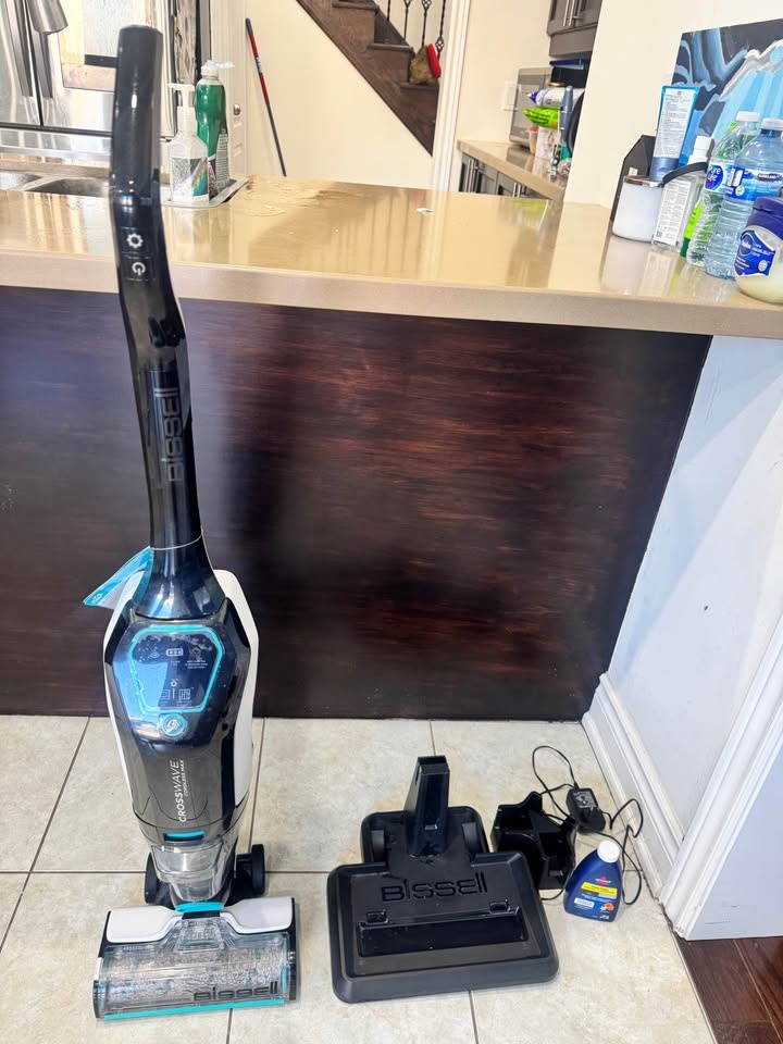 Bissell Crosswave Cordless Max Black Vacuum - photo 2