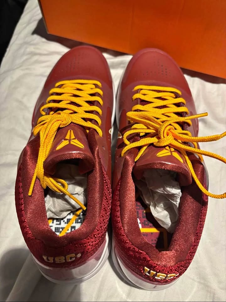 Nike Kobe 5 USC Size 9.5