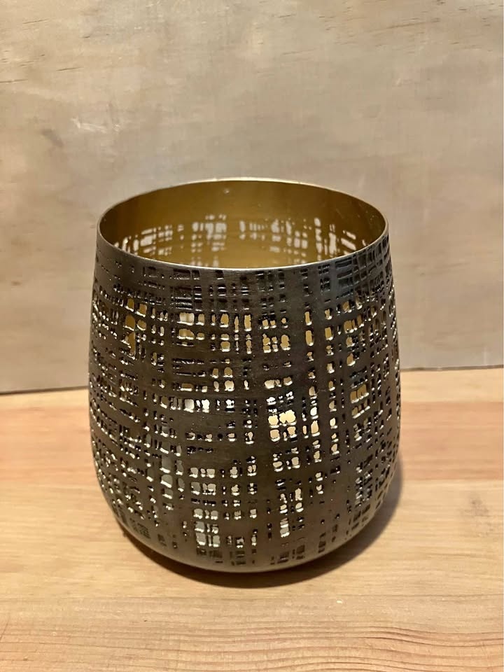Candle holder? Decor?