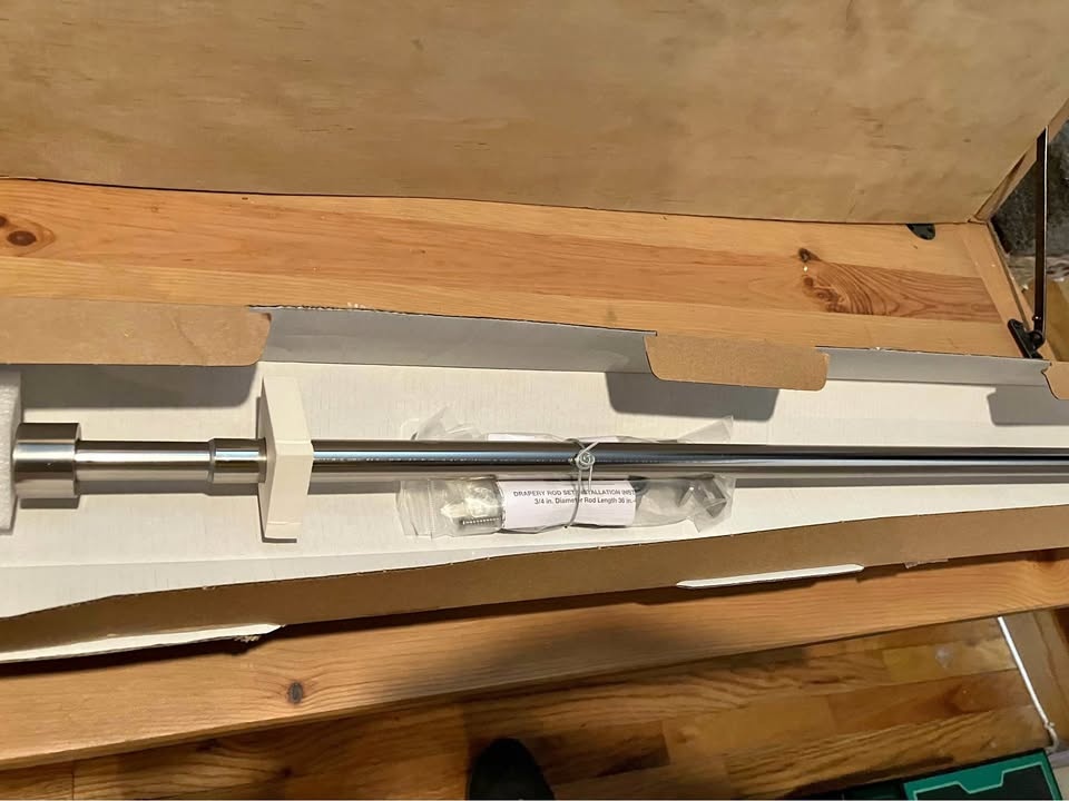 Expandable Metal Drapery Rod