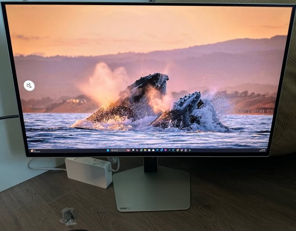 Samsung 32" 4K OLED Gaming Monitor (LS32DG802SNXZA) - White - photo 4