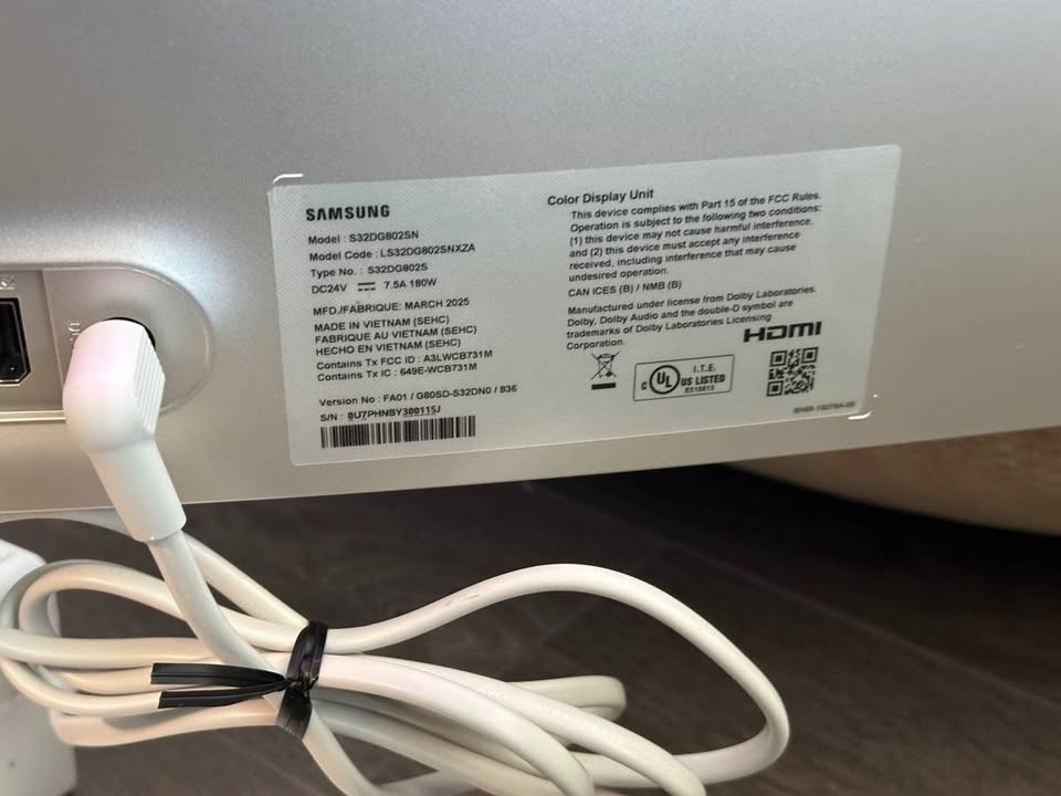 Samsung 32" 4K OLED Gaming Monitor (LS32DG802SNXZA) - White - photo 5