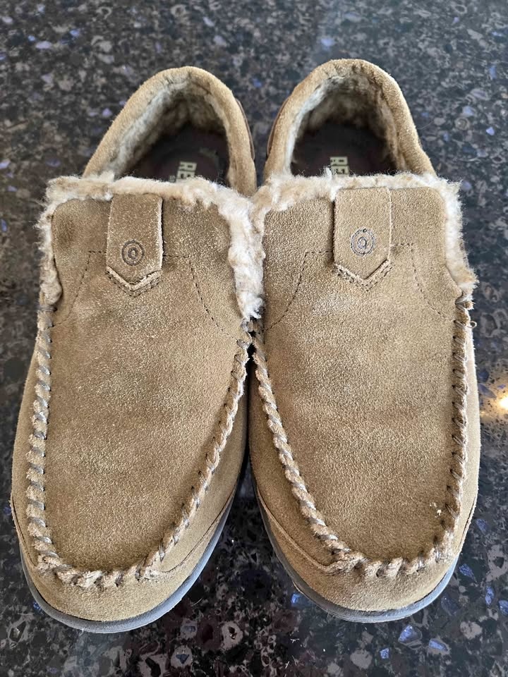 Redhead Slippers for Men Size 10