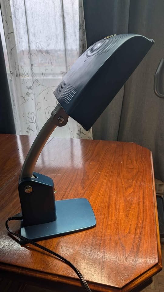 High-Quality SAD Therapy Lamp (Dr. recommended model) - photo 3