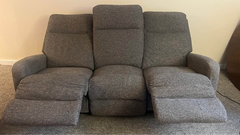 La-Z-Boy Liam Power Wall Reclining Sofa w/ Headrest - photo 3