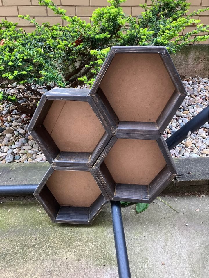 Honeycomb shelf - photo 2