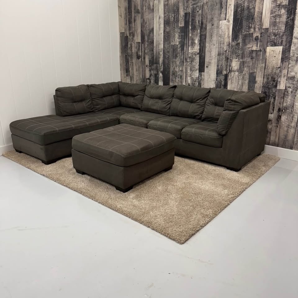 Ashley L-Shape Sectional with Ottoman - photo 2