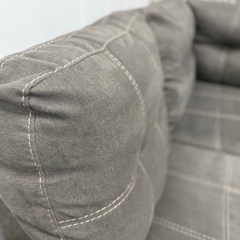Ashley L-Shape Sectional with Ottoman - photo 3