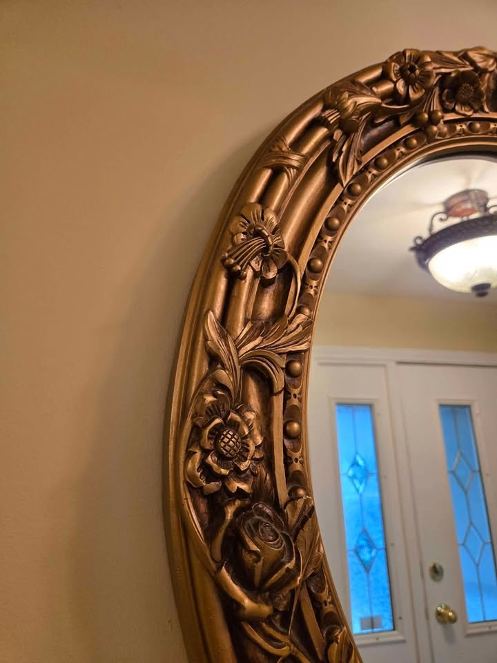 Very Elegant and Unique Mirror - BEST PRICE AND CONDITION - photo 3