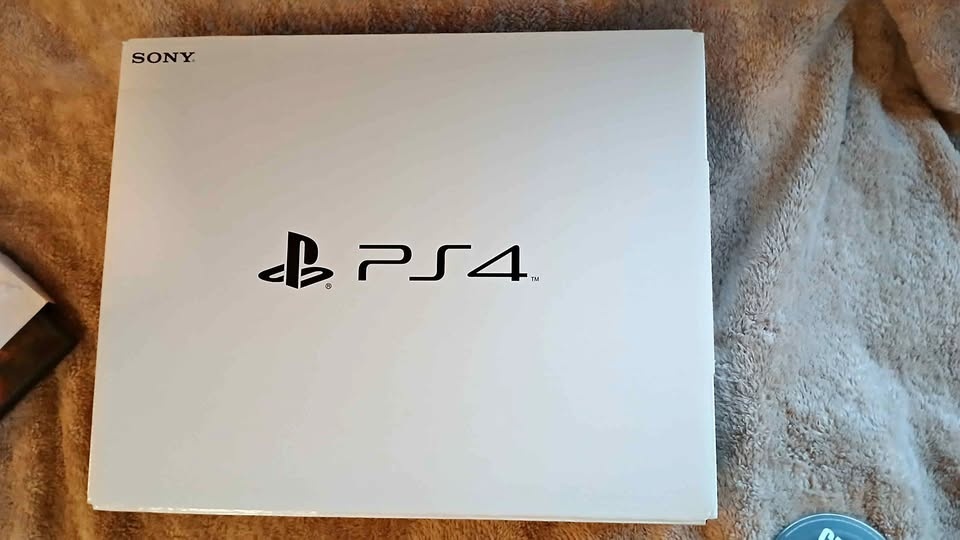 MOVING - PS4 1TB + 1 Controller + 7 Games (3 disc's,4 drive)