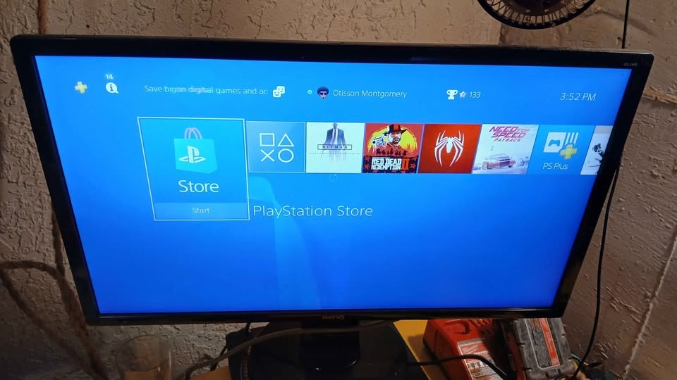 MOVING - PS4 1TB + 1 Controller + 7 Games (3 disc's,4 drive) - photo 3