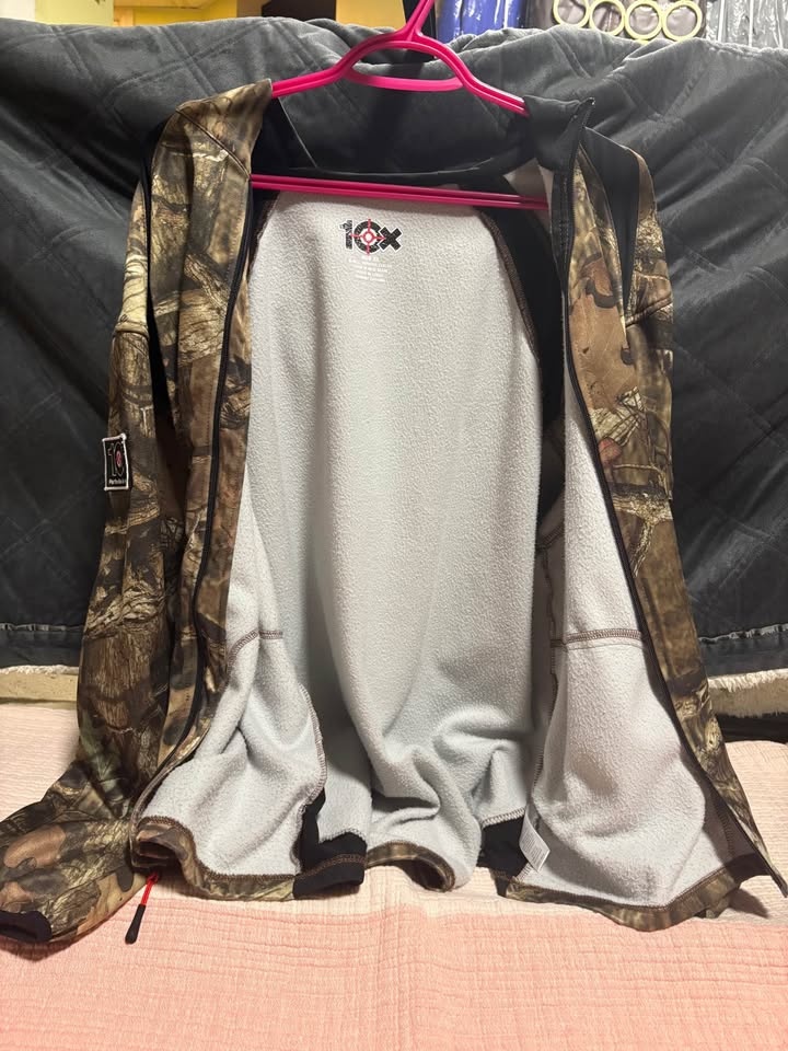 Camo outdoor fleece zip up hoodie size XL - photo 3