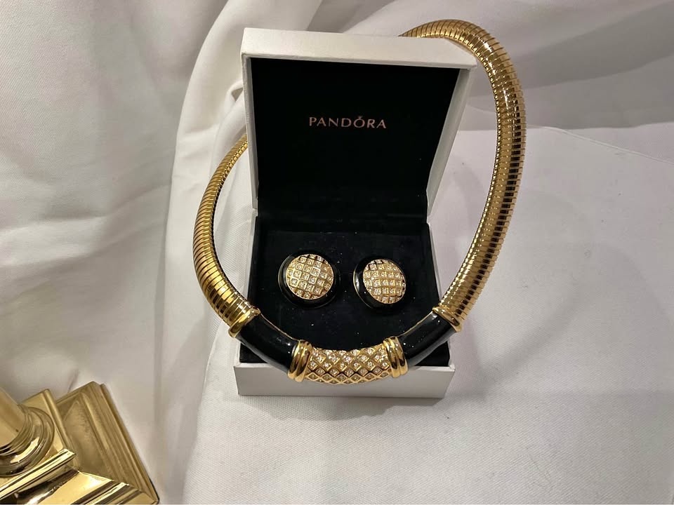 Vintage Monet Collar Necklace & Earrings Set