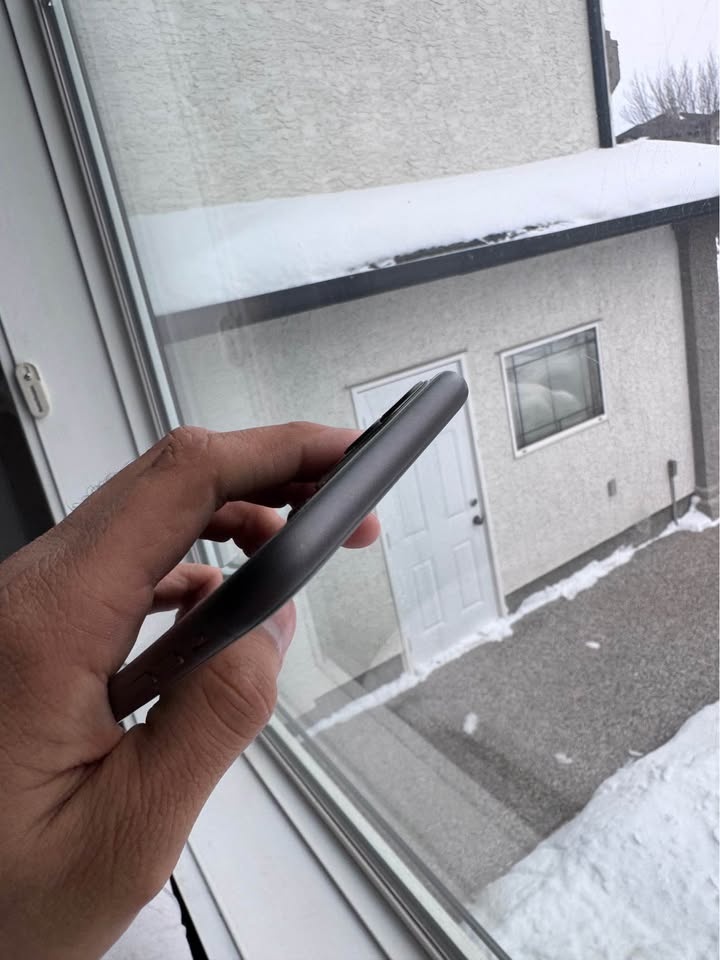 (FREE DELIVERY) iPhone 11 64GB Black Unlocked - photo 5