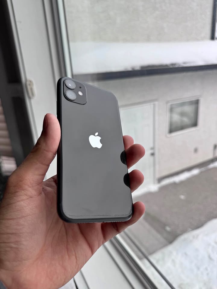 iPhone 11 64GB Black Unlocked Mint Condition
