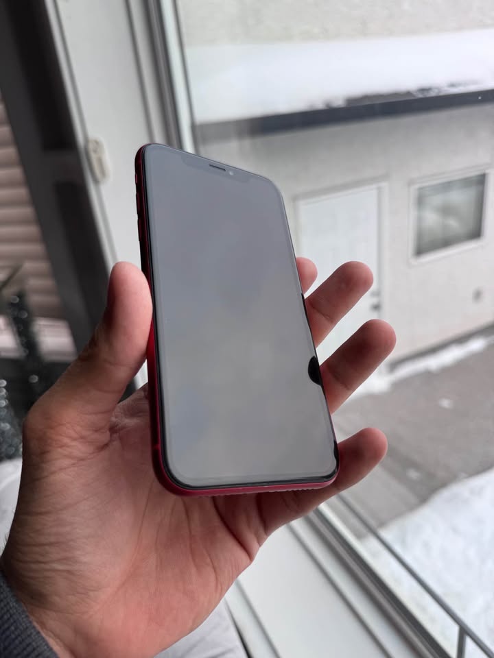 iPhone XR 128GB Red Unlocked Like New - photo 2
