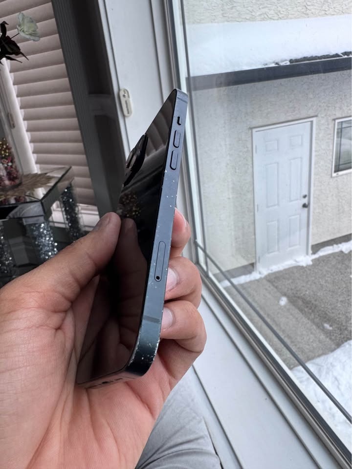 iPhone 13 128GB Black Unlocked Fair Condition - photo 4