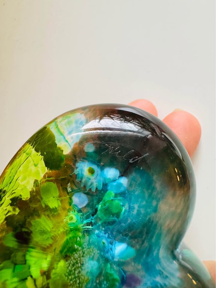 Signed Robert Held Art Glass Floral Heart Paperweight - photo 2
