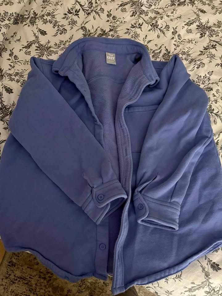 TNA button up XL