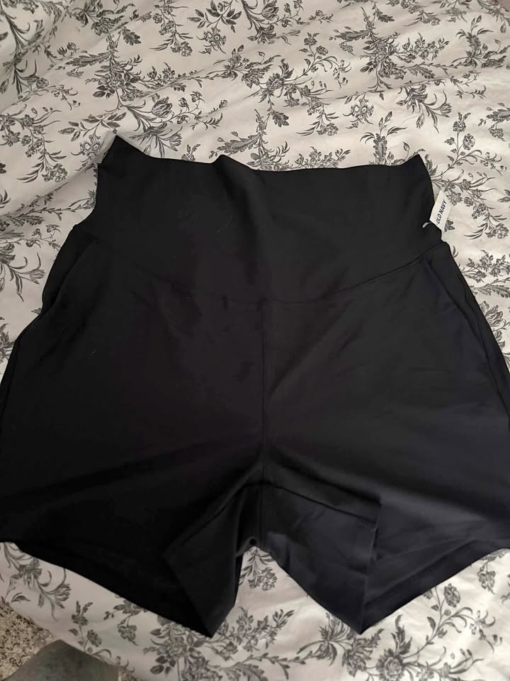 Maternity shorts