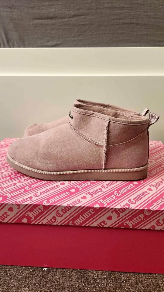 Juicy Couture Uggs - Women's Size 9
