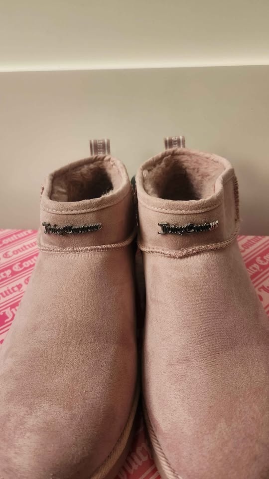 Juicy Couture Uggs - Women's Size 9 - photo 4