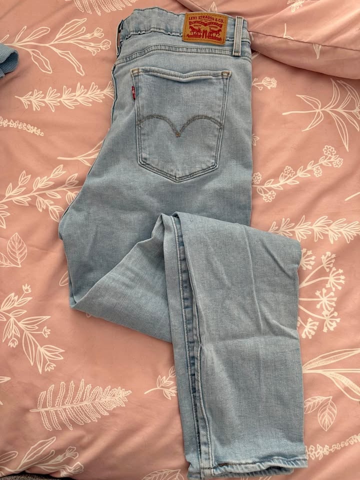 Levi Skinny Jeans