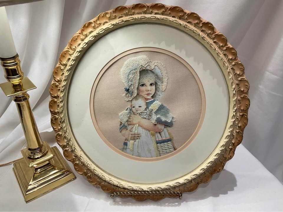Vintage Portrait Needlepoint Framed Angelic Child & Baby - photo 2