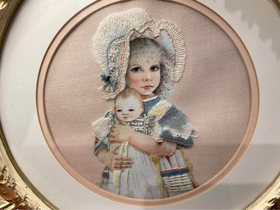 Vintage Portrait Needlepoint Framed Angelic Child & Baby - photo 3