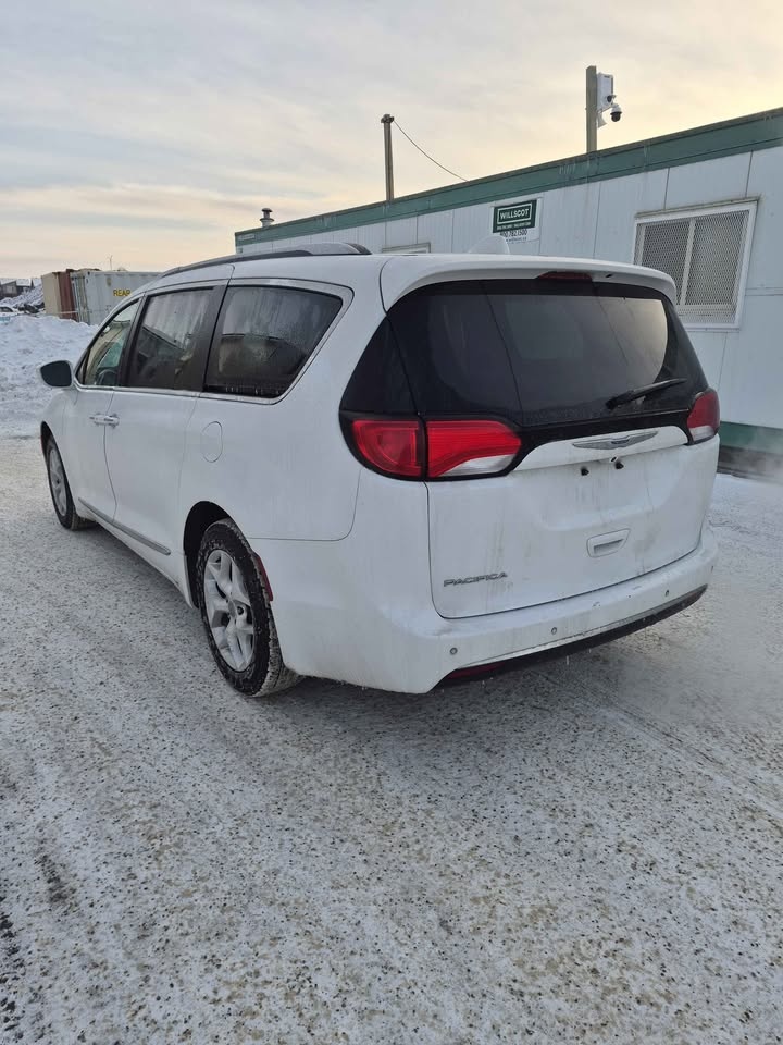 2018 Chrysler Pacifica - photo 3