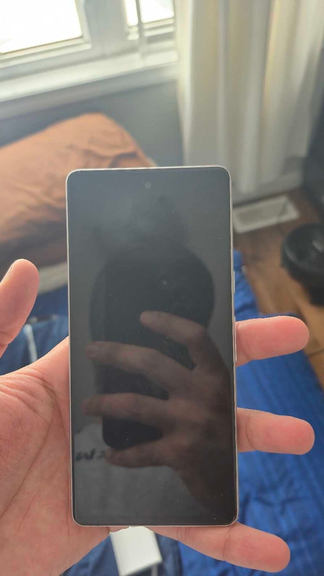Used Pixel 7 for sale - photo 3