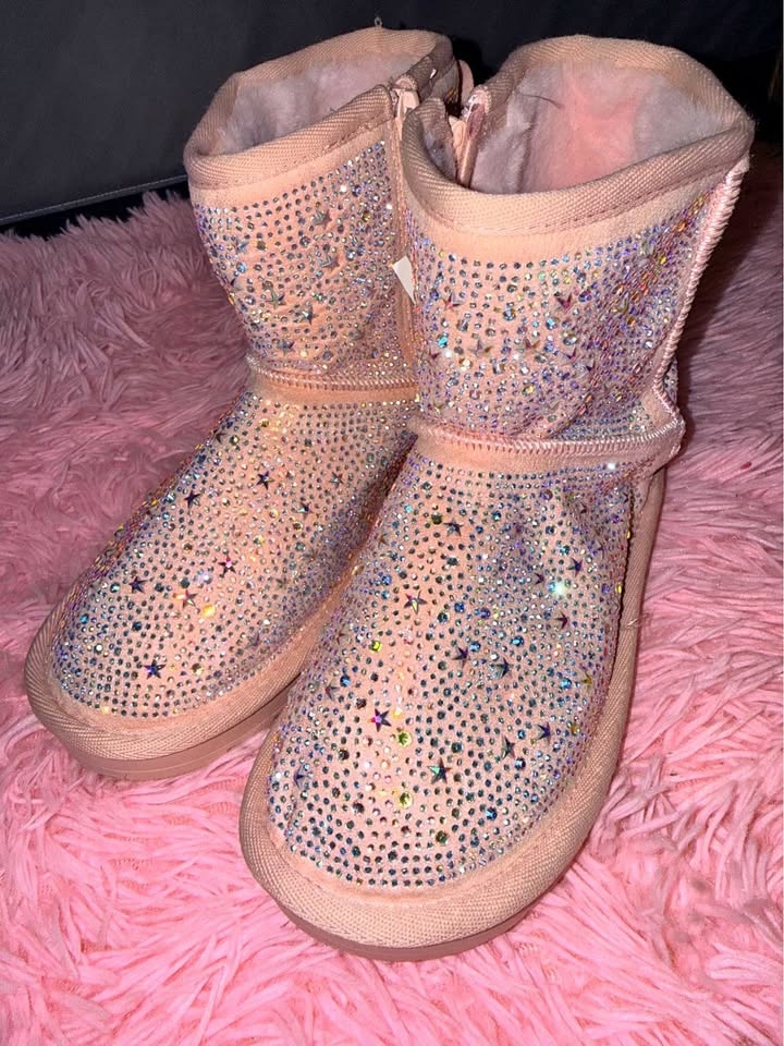 New Pink Boots Size 4🌸