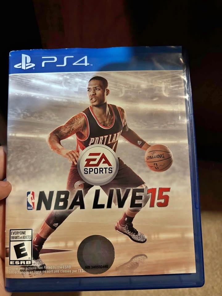 NBA Live 15 PS4 Disc Version