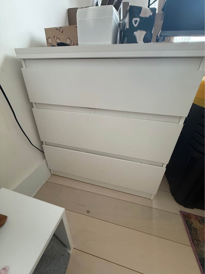 White Desk Setup w IKEA Drawers - photo 3