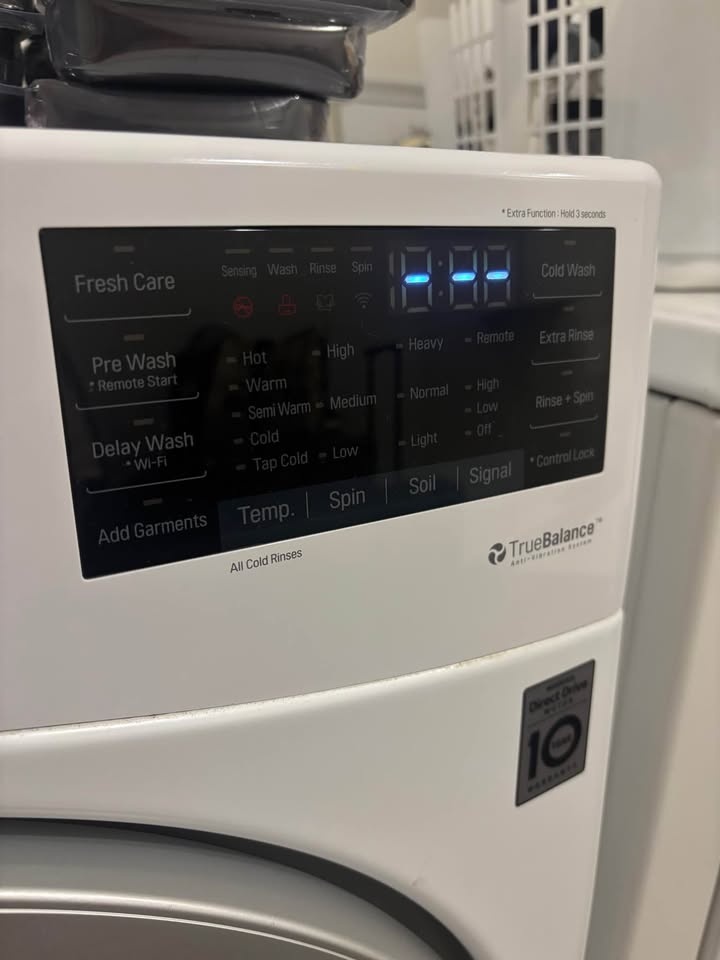 LG WM3500CW Front Load Washer - photo 2