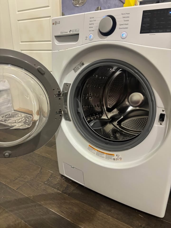 LG WM3500CW Front Load Washer - photo 4